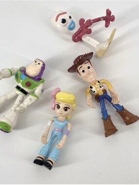 Pre-Owned Disney Toy Story 4 Bendable Figure Set Woody, Buzz, Forky & Bo Peep